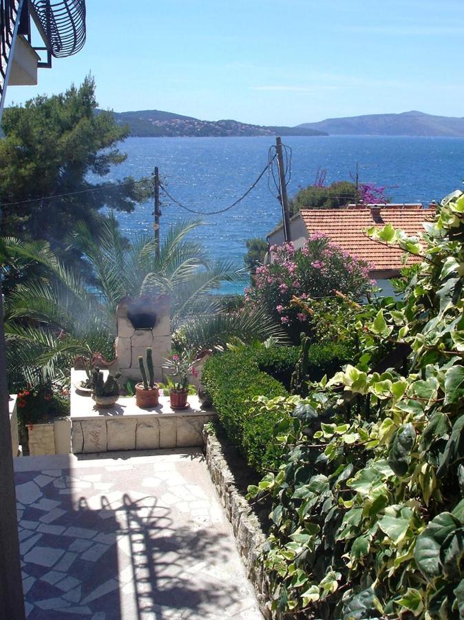 Apartments By The Sea Trogir - 11895 Εξωτερικό φωτογραφία